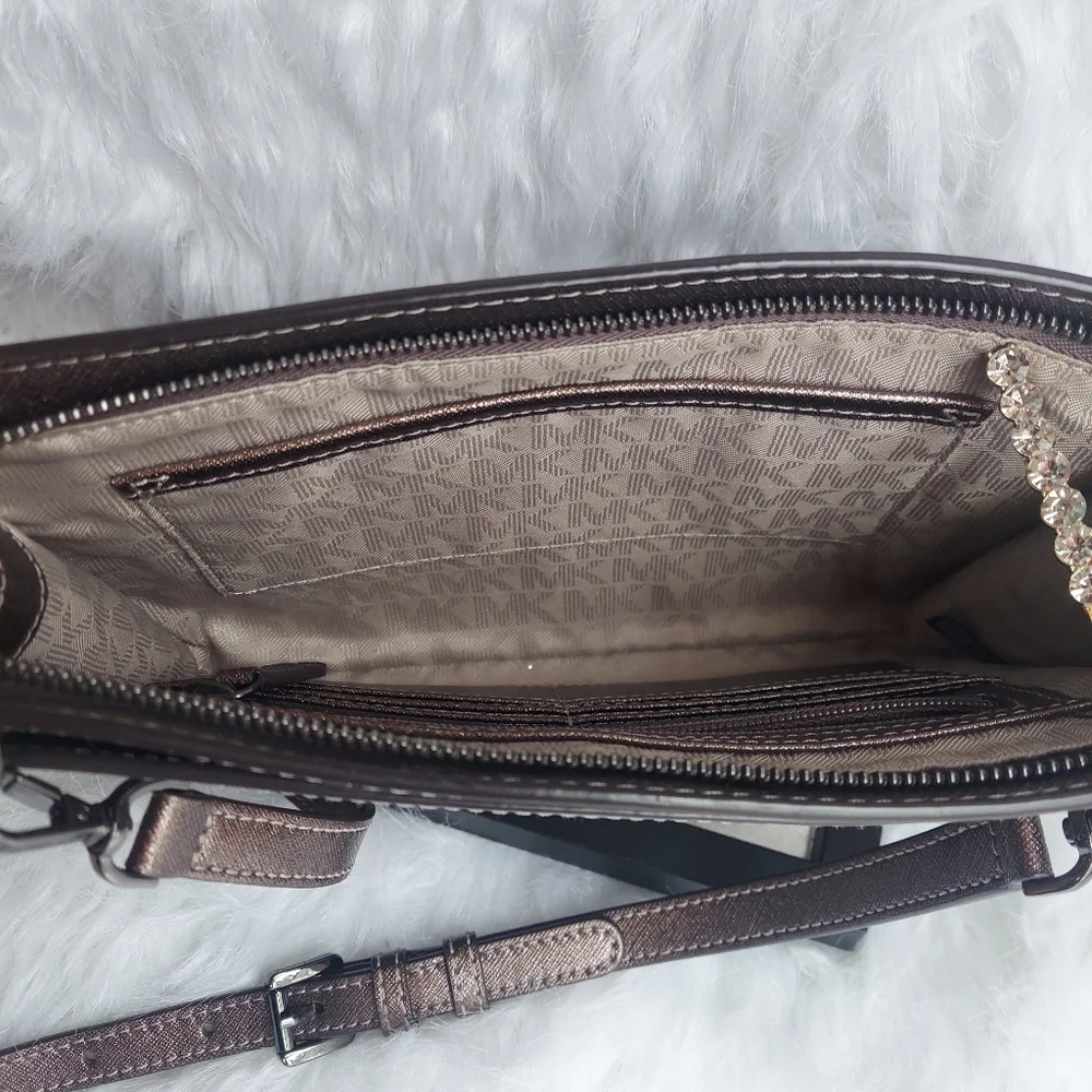 Michael Kors crossbody purse - Picture 6 of 7